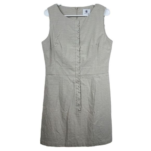 Southern Proper Dresses & Skirts - NWT Southern Proper Women’s Sleeveless Seersucker Scalloped Dress Size 10 Tan